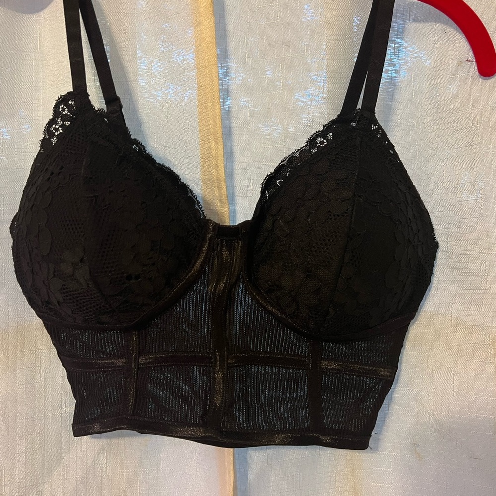 Crop top - Size Small. From Windsor.